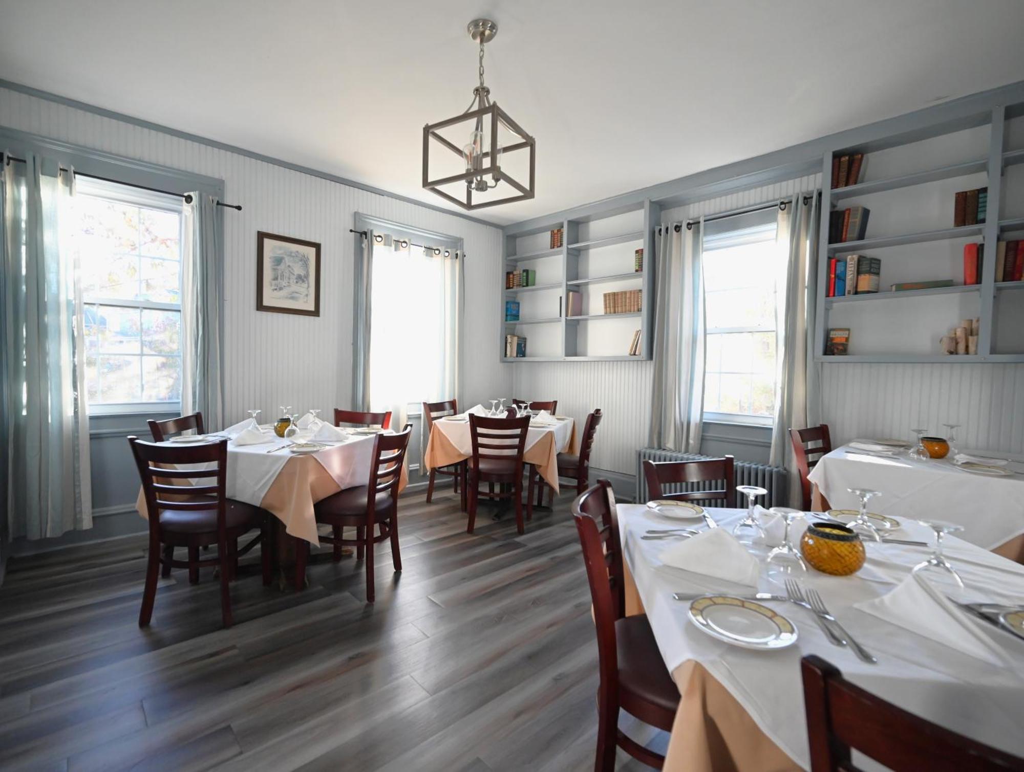 La Perla Restaurant & Country Inn Averill Park Extérieur photo