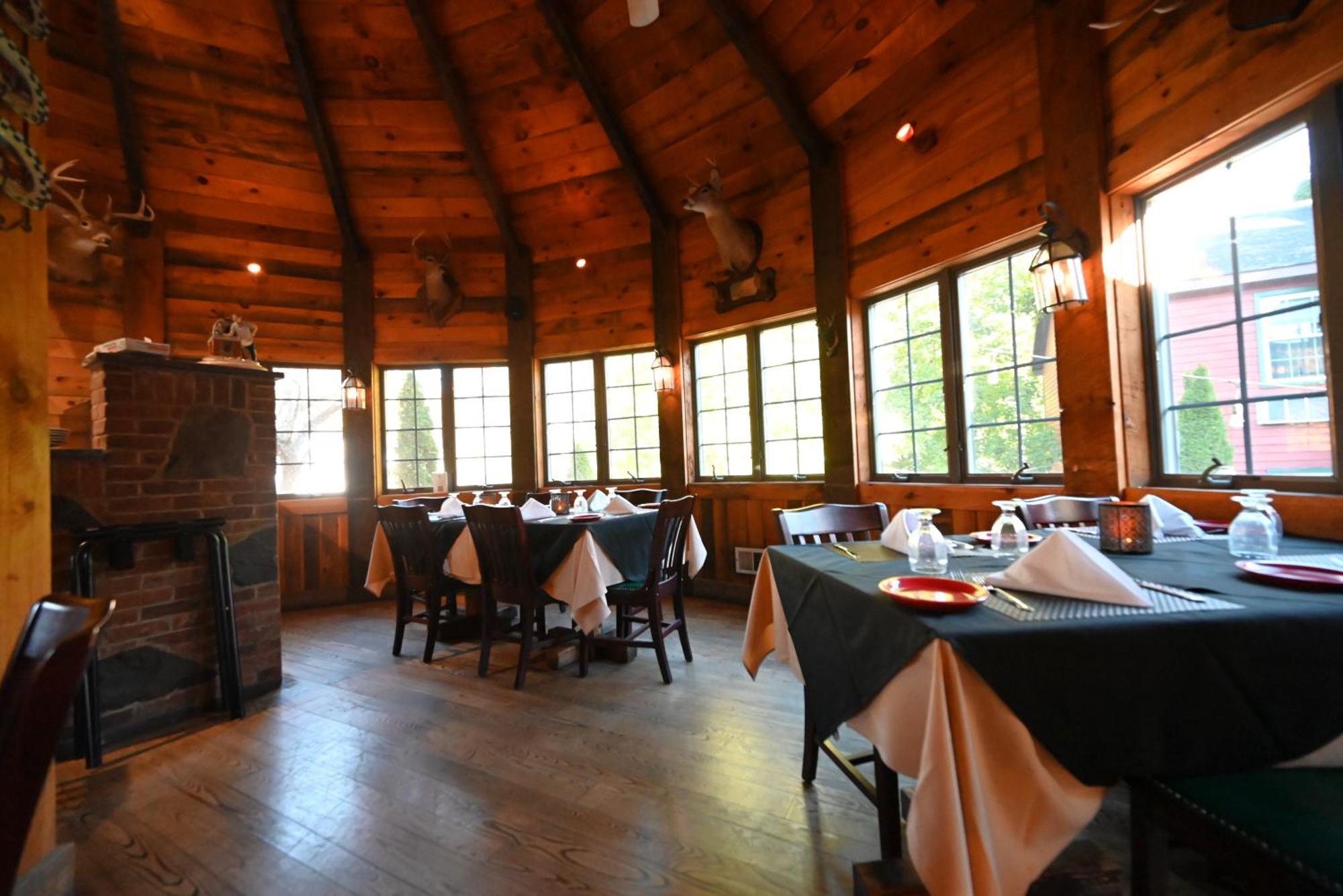 La Perla Restaurant & Country Inn Averill Park Extérieur photo