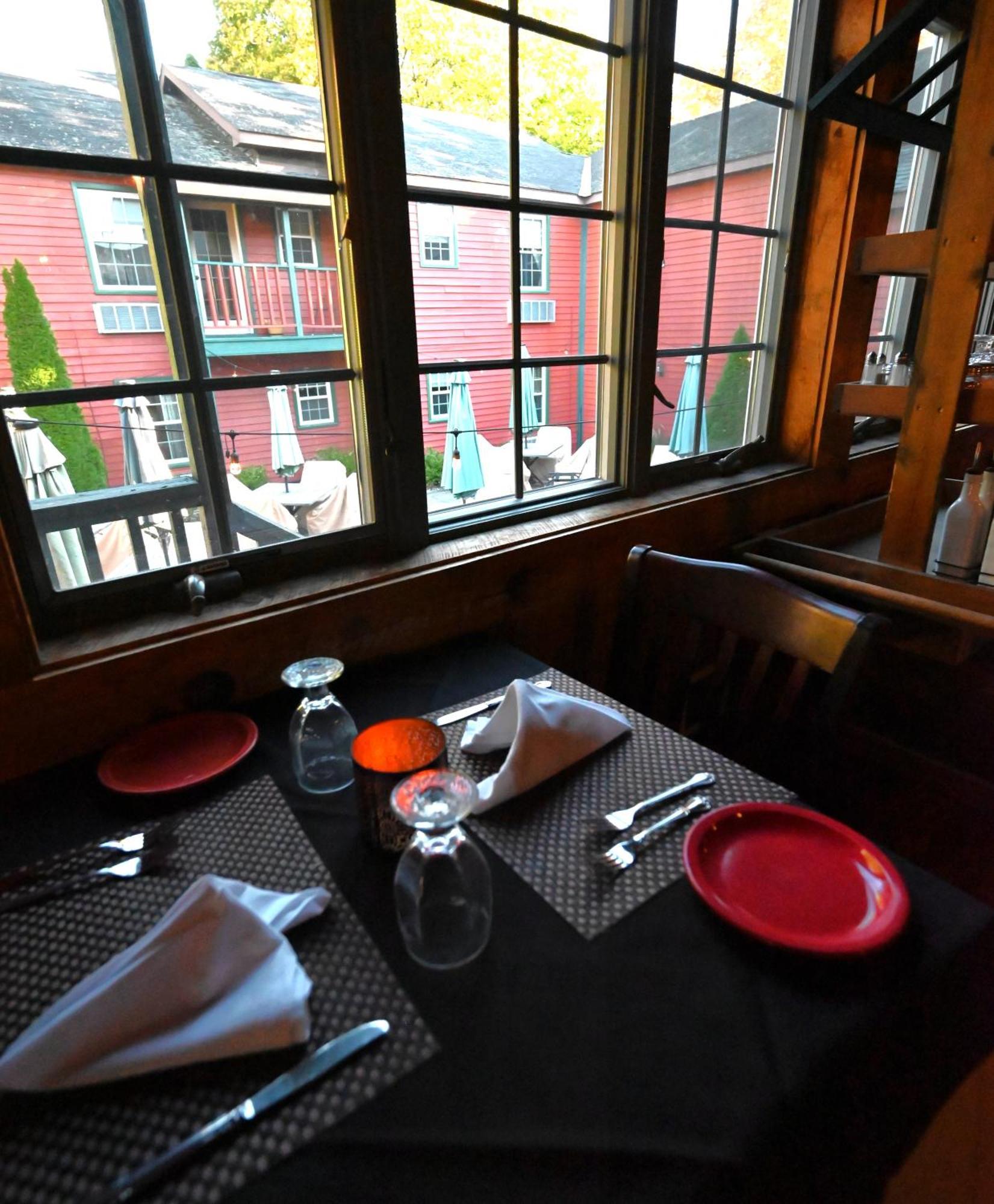 La Perla Restaurant & Country Inn Averill Park Extérieur photo